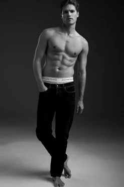 Classic Straight Jean (Black)